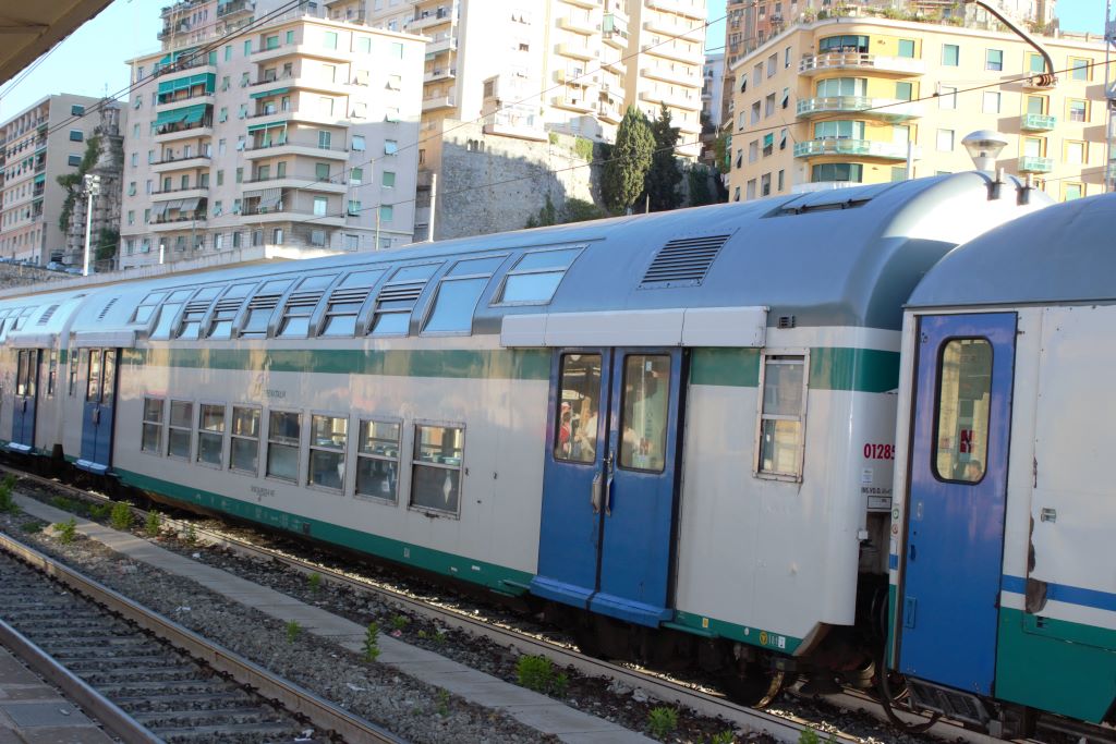 Coche de dos pisos del tipo antiguo
