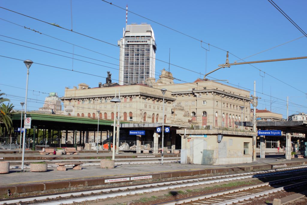 Estación de Génova Brignole vista desde los andenes