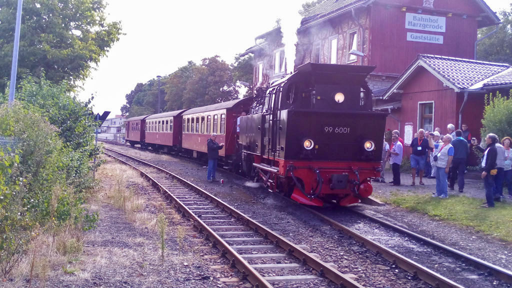 Tren visto desde el otro lado con la locomotora dispuesta