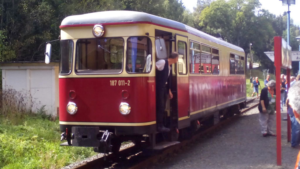 Automotor 187 del HZB en servicio regular para en Friedrichhöhe