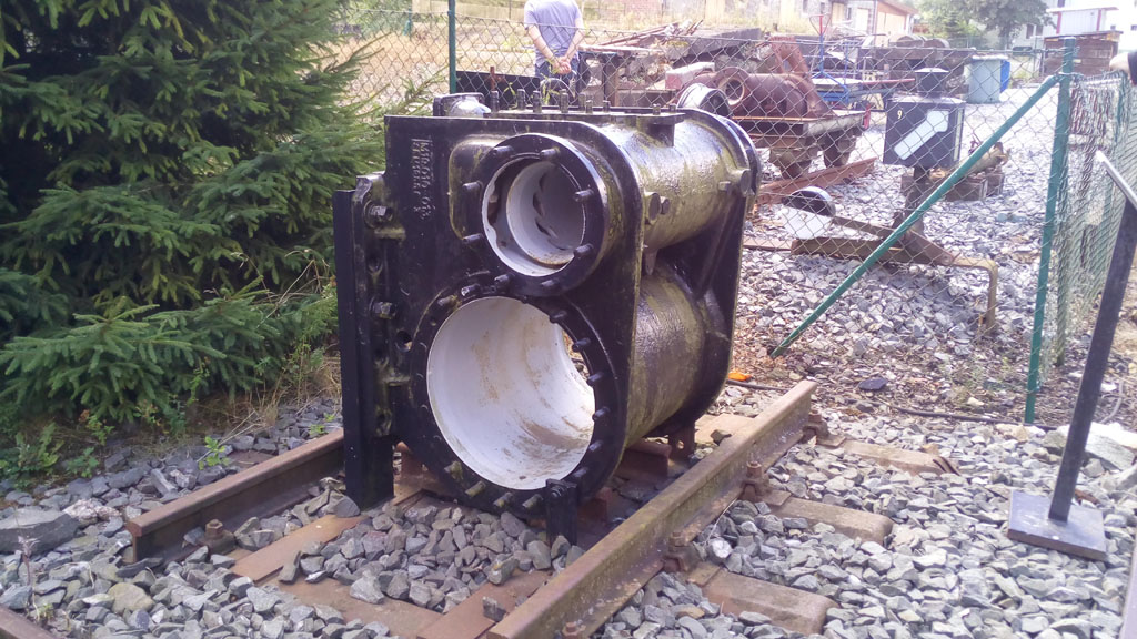 Bloque de cilindros de una locomotora