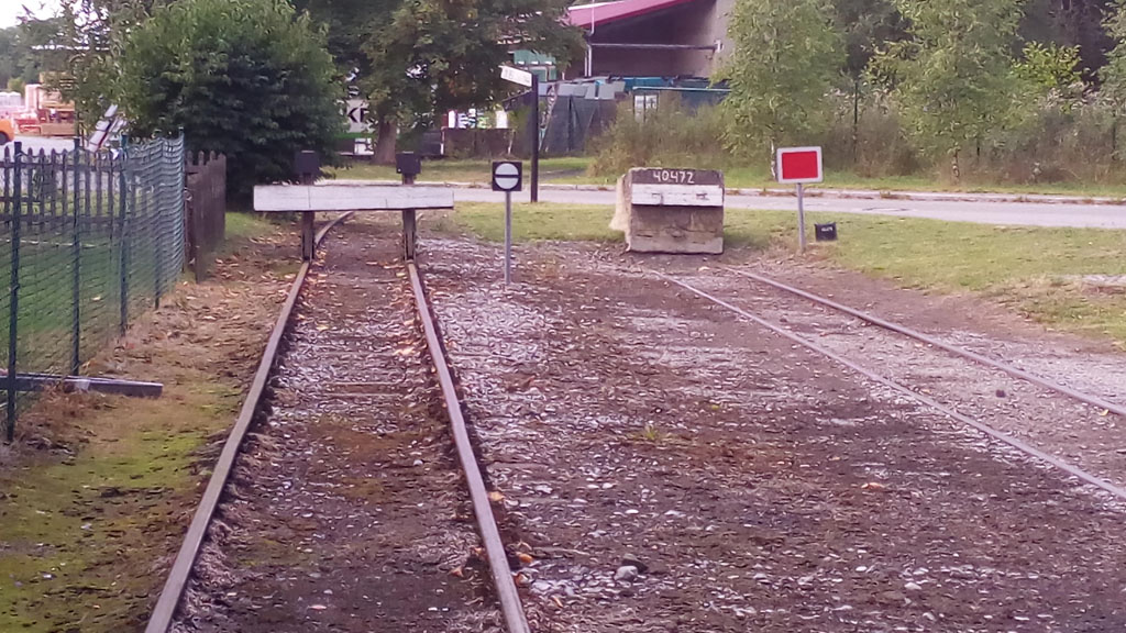 Topes de final de línea, ambos diferentes