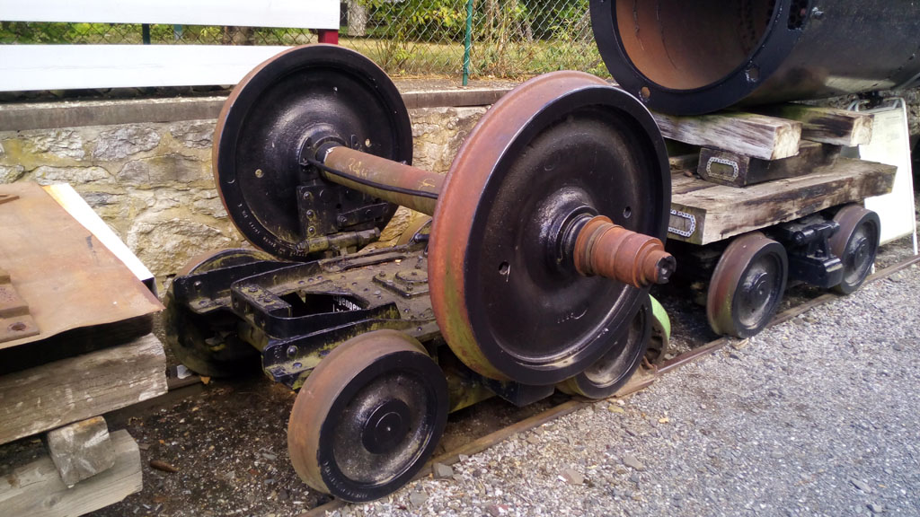 Sistema de transporte sobre bogies, llamados Diploris