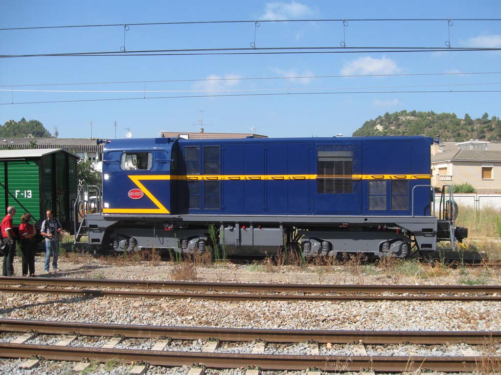 Lateralde la locomotora MO-1003. El balconcillo de la izquierda era el original, pero no así el de la derecha