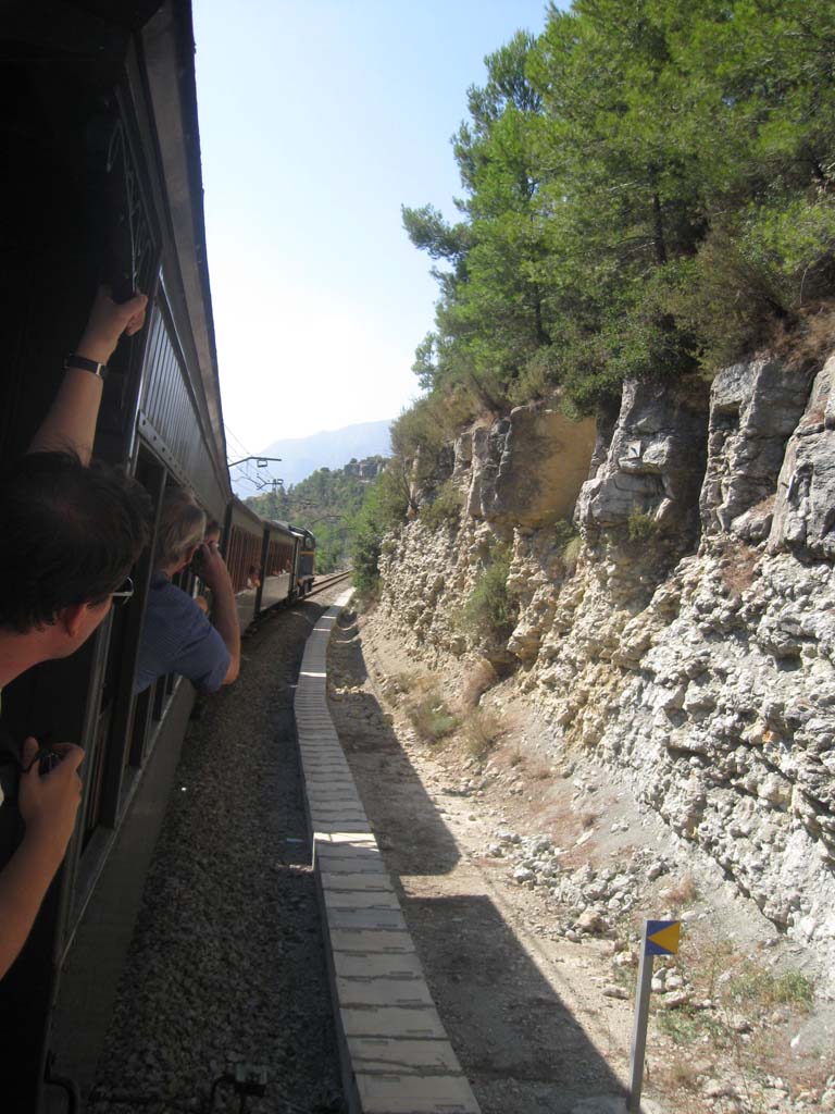 Camino de Montserrat se suceden las curvas y contracurvas. Aquí cerca de Olesa