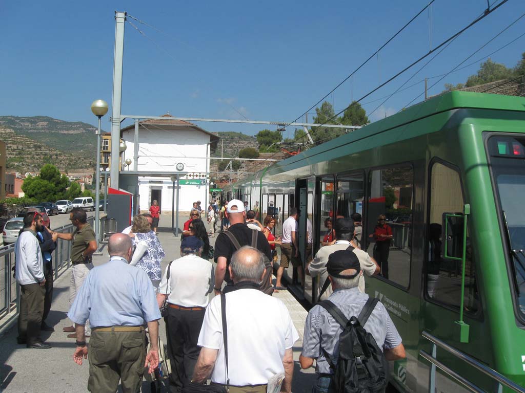 Flujo de personal del MOROP para entrar en el tren de Cremallera