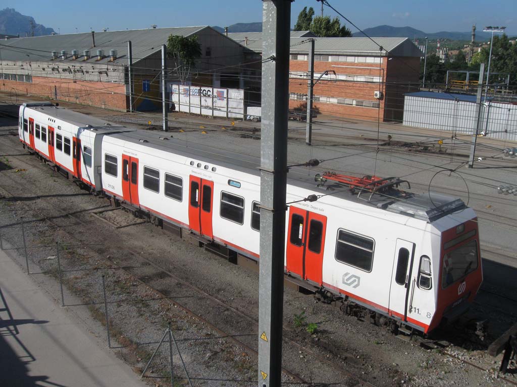 Composición de la serie 211 estacionada en Martorell