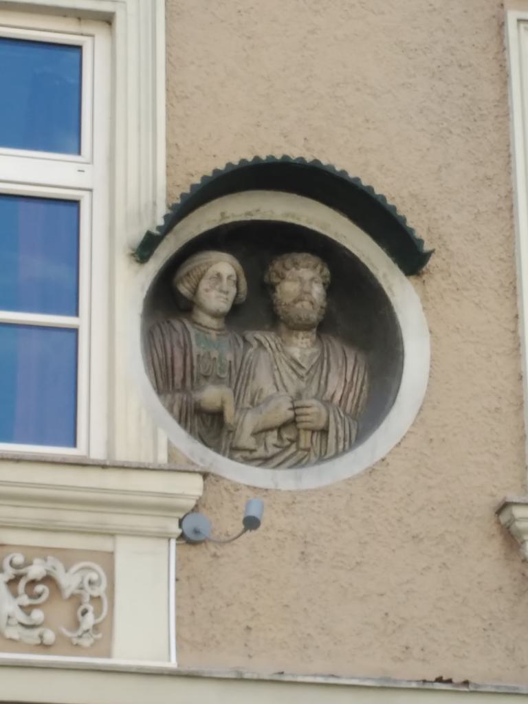 Römmermedaillon (medallón romano), en la fachada de la Stadtplatz 18