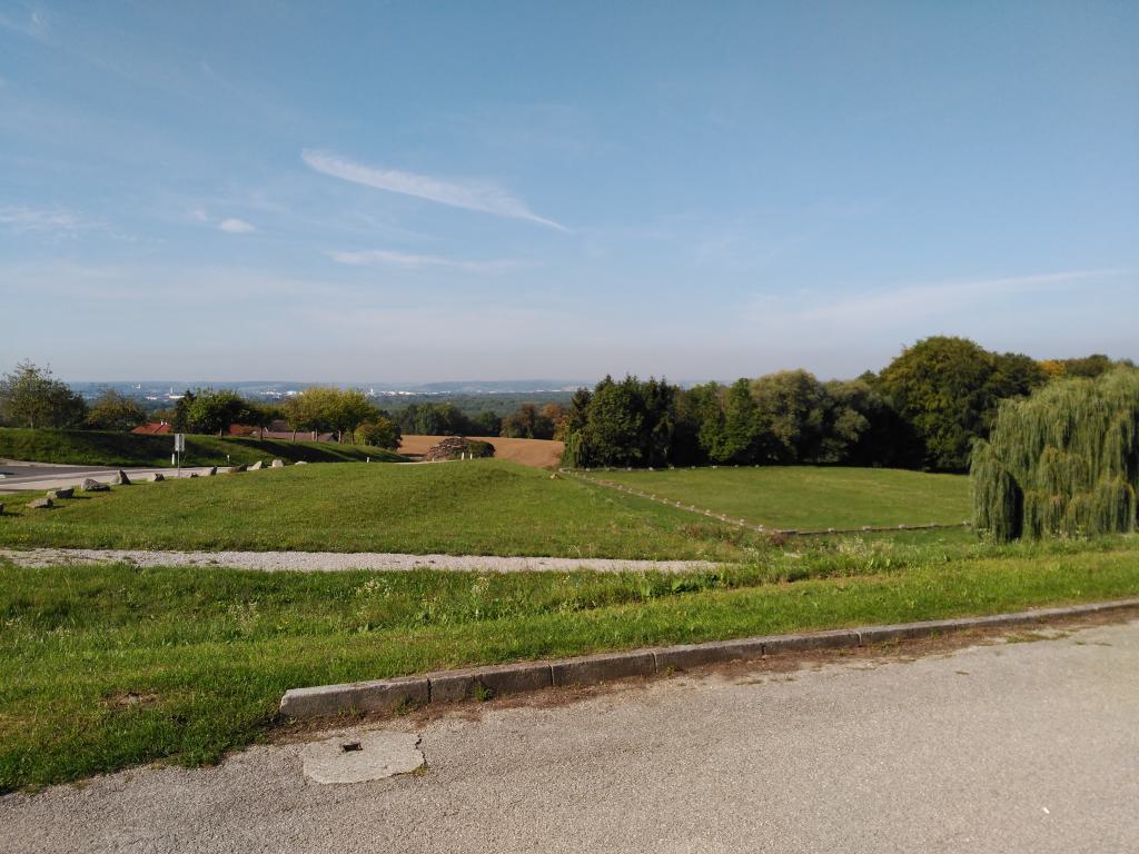 Esplanada de juegos de la SS, en el lugar existió un campo de futbol