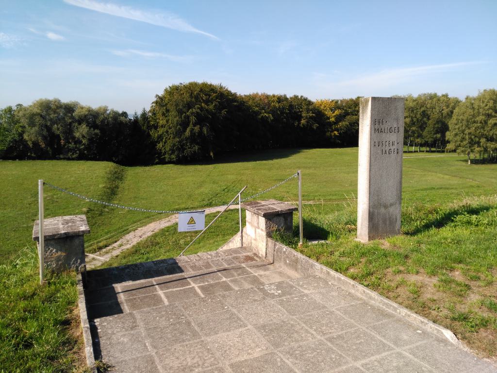 Escaleras de acceso al campo ruso y al campo de juego, cerradas por precaución