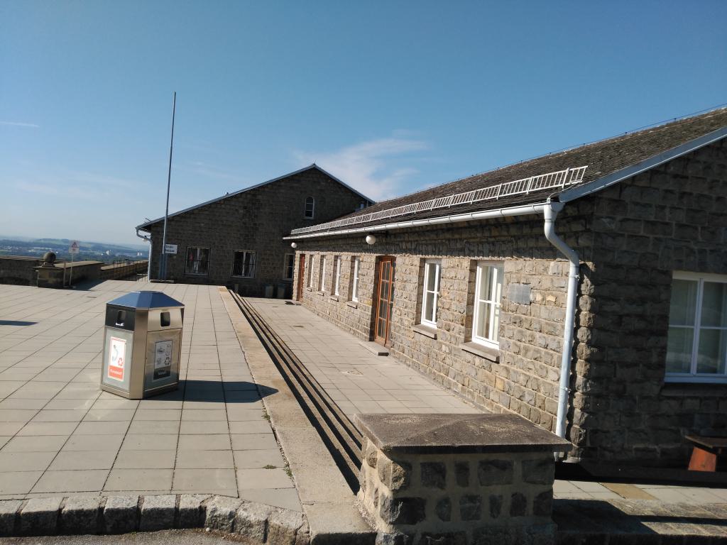 Vista de los dos edificios de la Comandancia