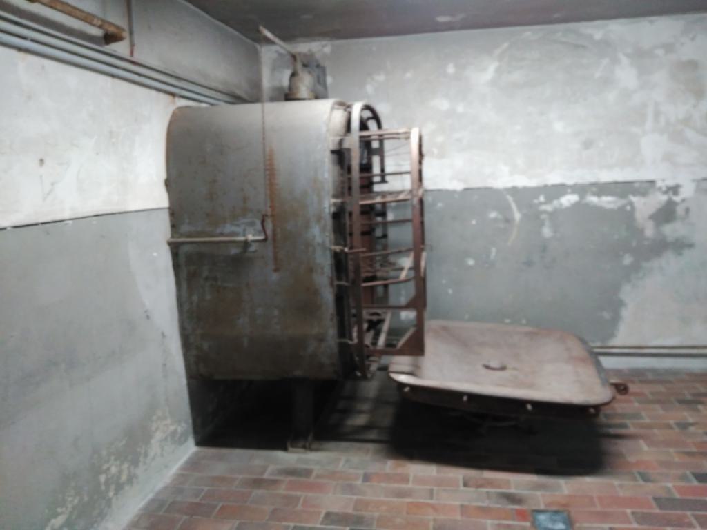 Crematorio simple para tres cadáveres