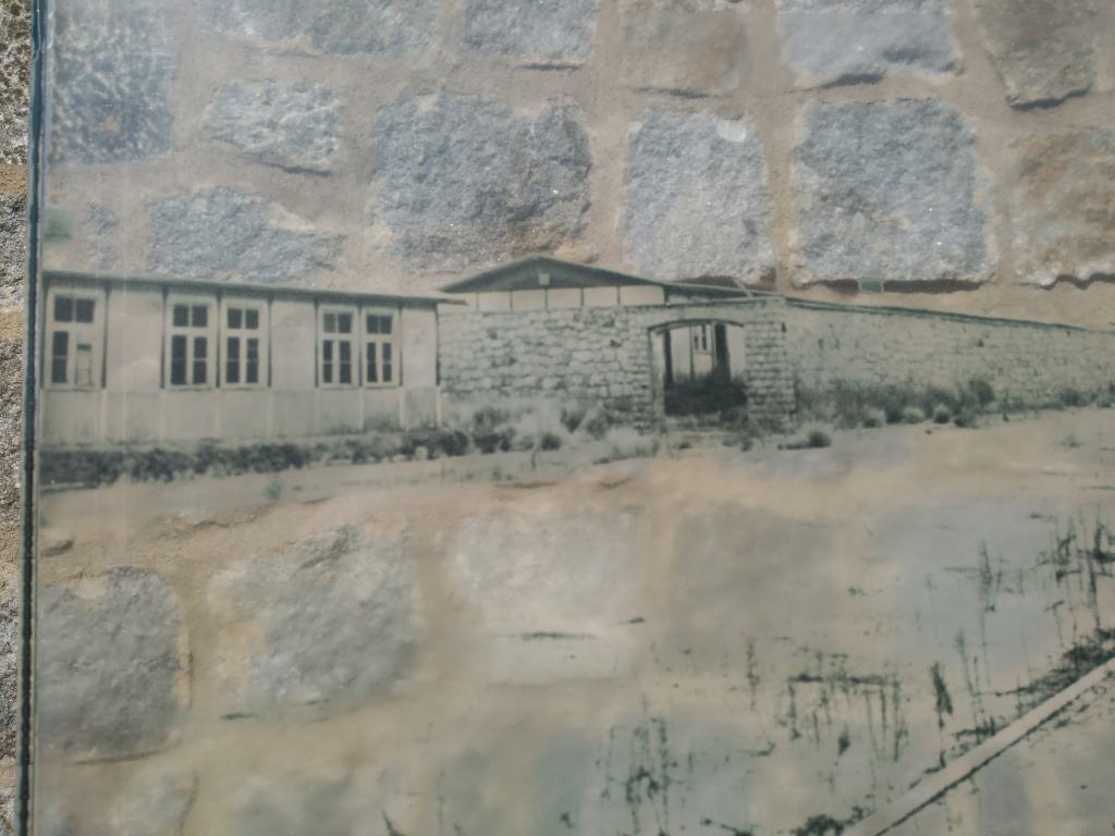 Dibujo de como eran los barracones internos de la zona de cuarentena