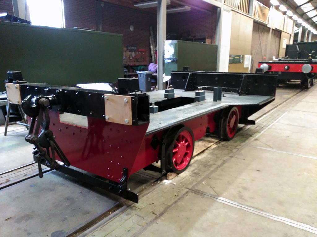 Bastidor de tractor de maniobras en restauración