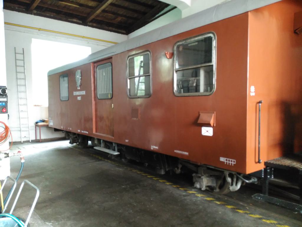 Coche correo austríaco con bastidor de 3 ejes