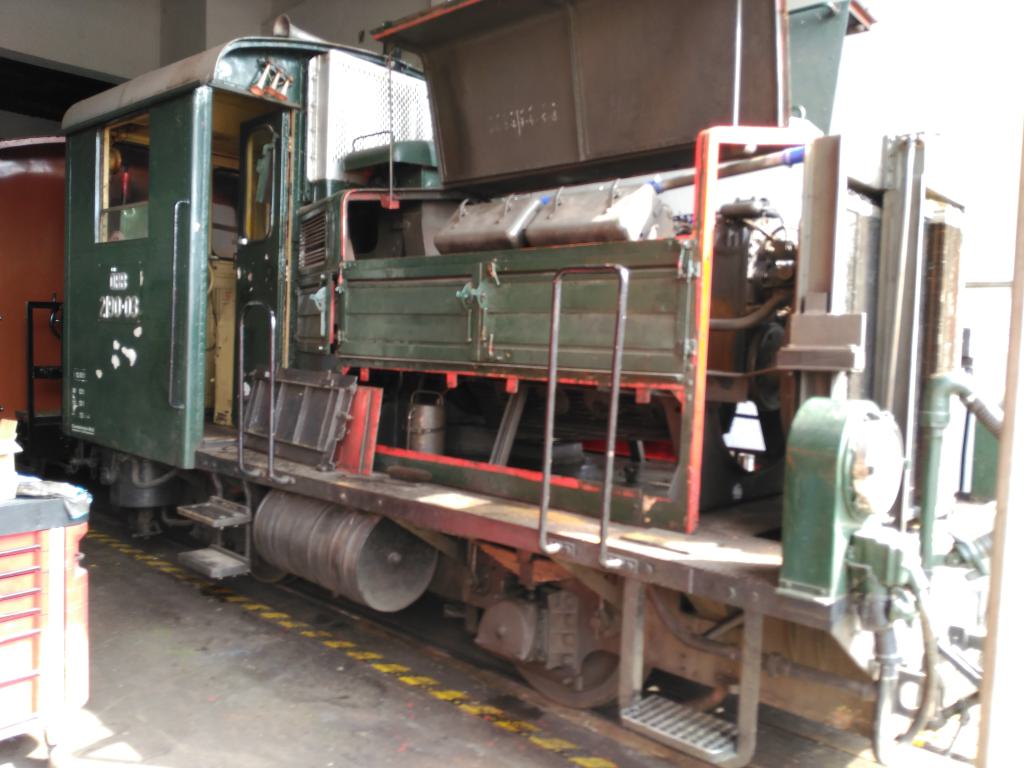 Locomotora diésel 2190-03 (primera de la línea) en restauración
