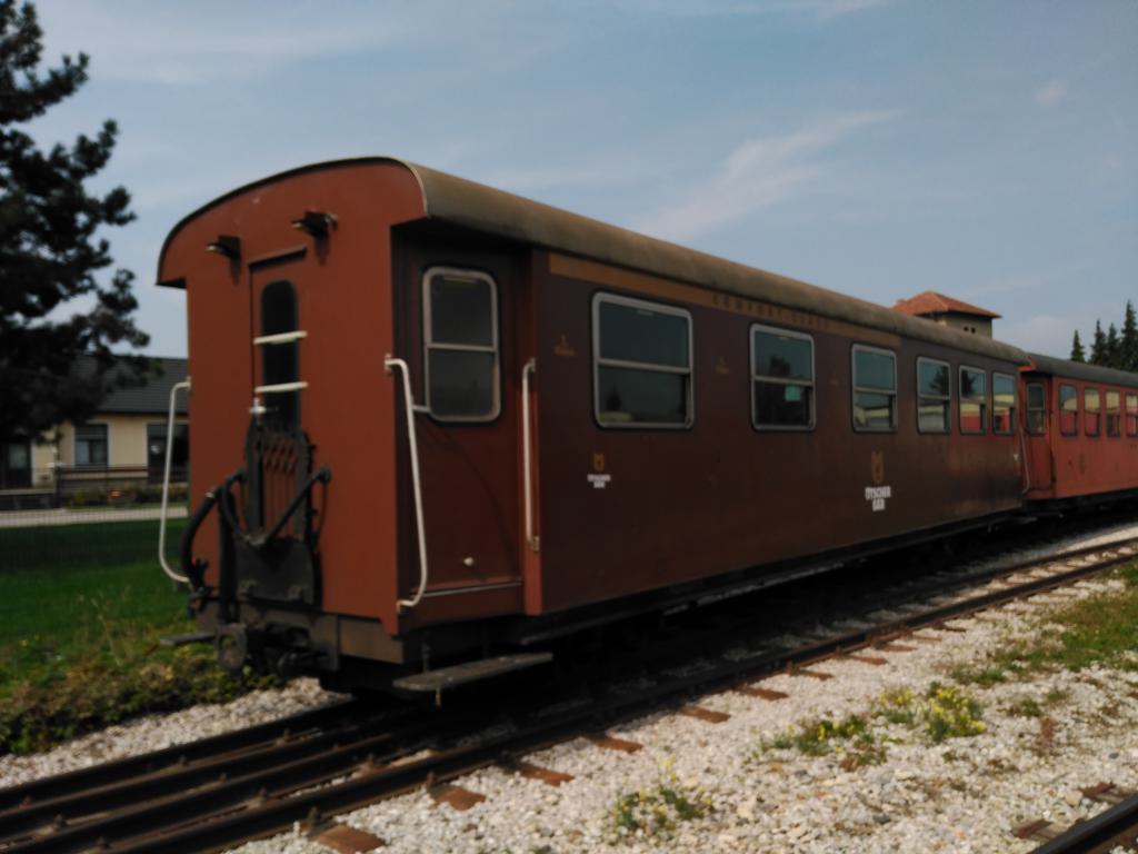 Coche pintado en los nuevos colores del Ötscherbär