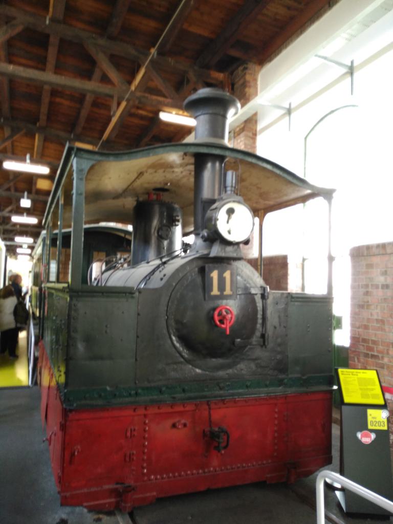 Parte frontal del tranvía de vapor