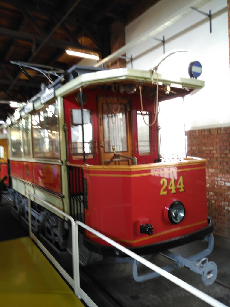 Tranvía del tipo A, con balconcillo, de 1896